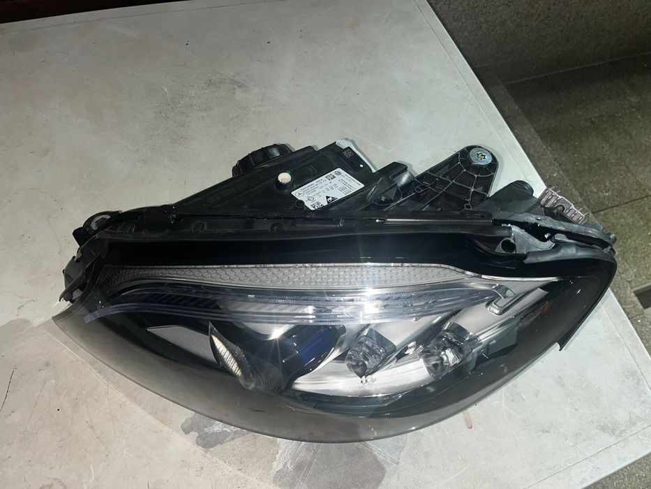 Farol Mercedes-Benz C Class W205 LCI 2018 - MULTIBEAM LED headlights