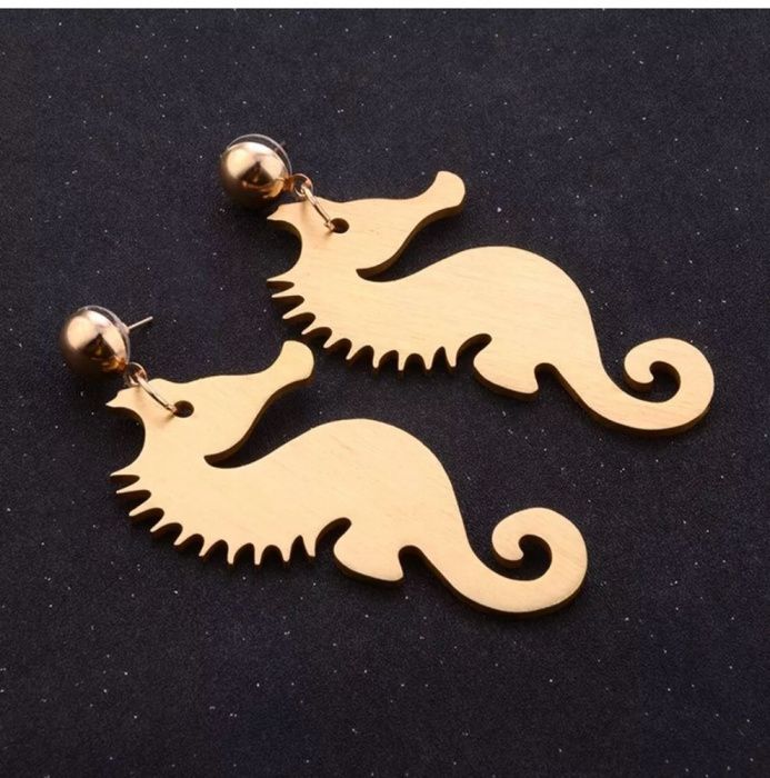 Brincos Dourados Cavalo Marinho (novos)