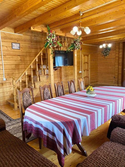 Найкращі краєвиди! Продаж садиби в Яблуниці біля Буковелю. Два будинки на території
