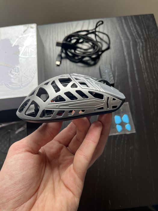 WLmouse Sword X Magnésio - Rato Gaming Premium Ultra Leve