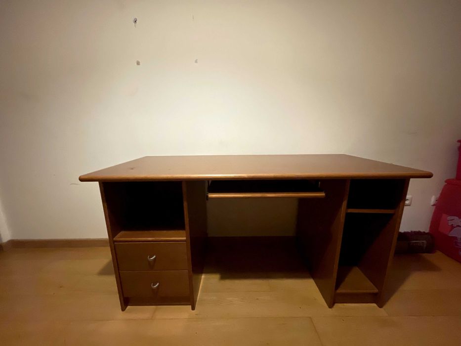 Mesa de estudo / escrivaninha