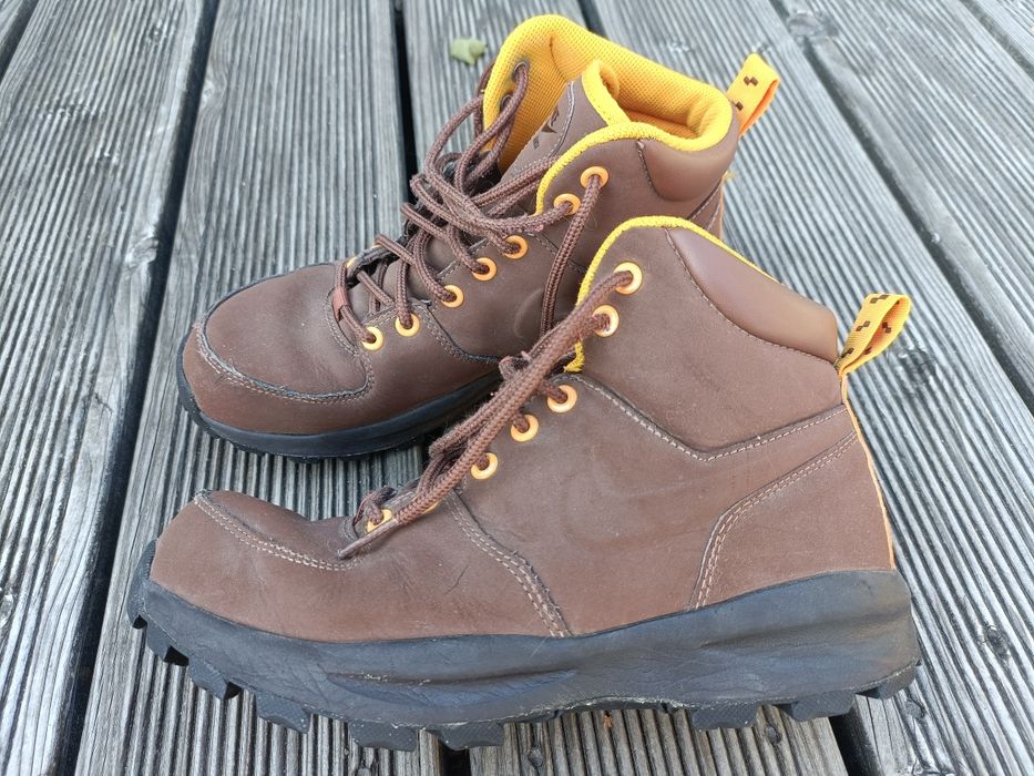 Buty Nike Manoa, używane w dobrym stanie