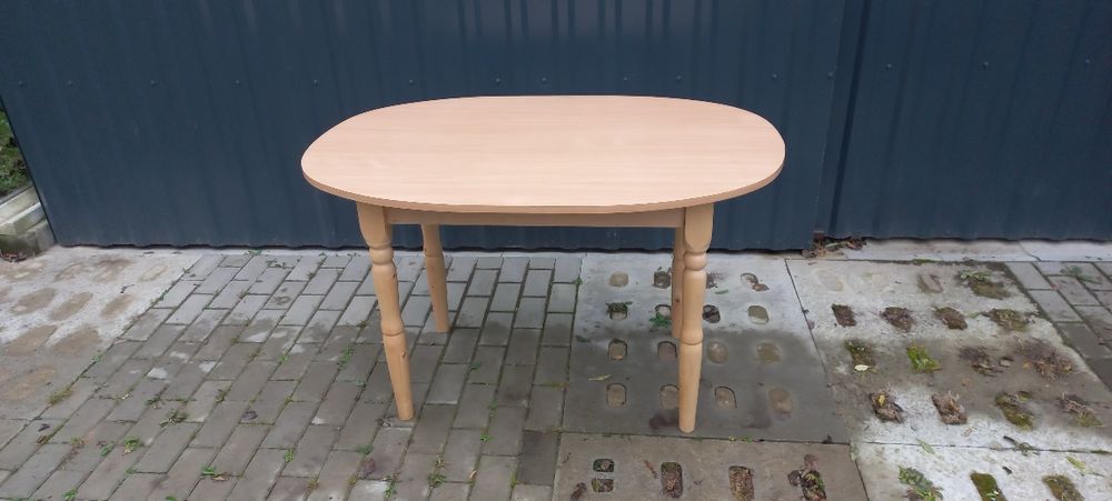 Stół drewniany owalny