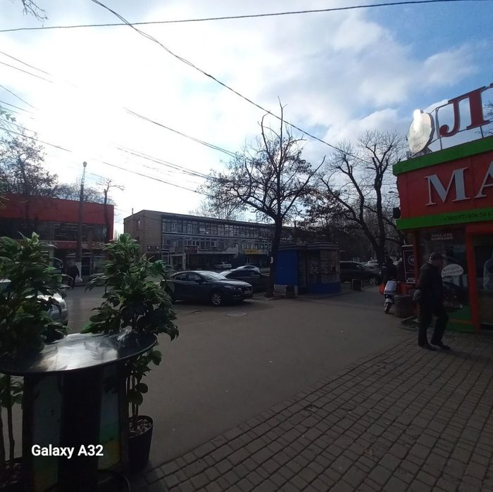 Продам 4-ком квартиру 133м. От Хозяина.  Можно под Бизнес