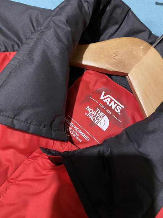 Casaco Vans X North Face