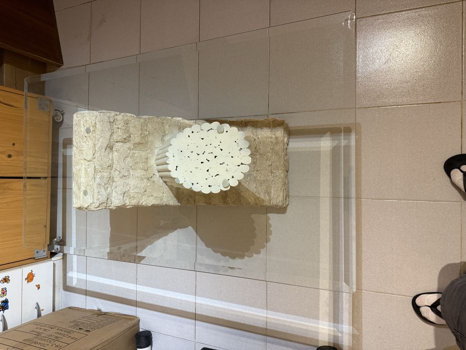 Mesa de vidro e pe de fibra