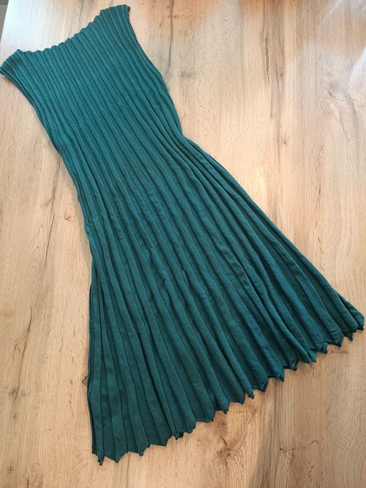 Elegancka sukienka z dzianiny zielona