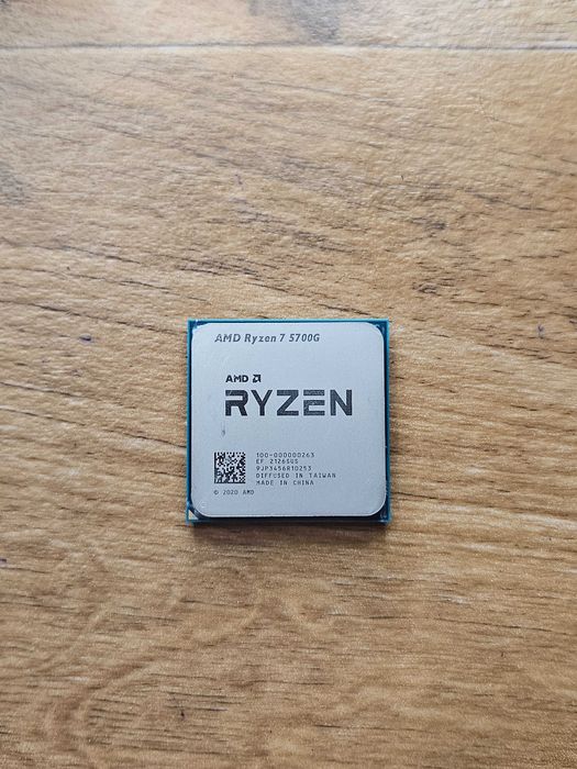 Процессор Amd ryzen 7 5700g 8 ядер 16 потоков 4.6 ГГц частота гарантия хорошее состояние