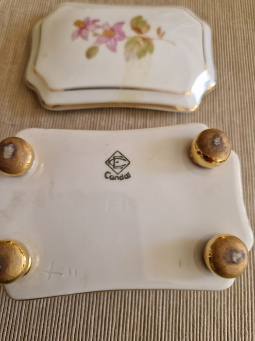 Guarda jóias. Porcelana. Candal