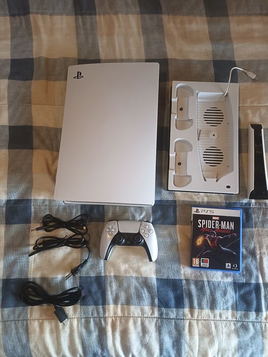 PlayStation 5 Slim (Edição com Leitor de cds) – Como Nova!