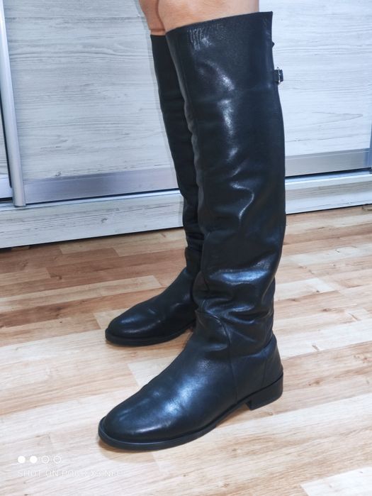 Чорні чоботи шкіряні