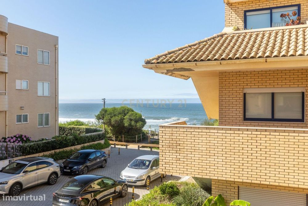 Apartamento T1 Remodelado e Mobilado no Primeiro Andar, Praia da Madal