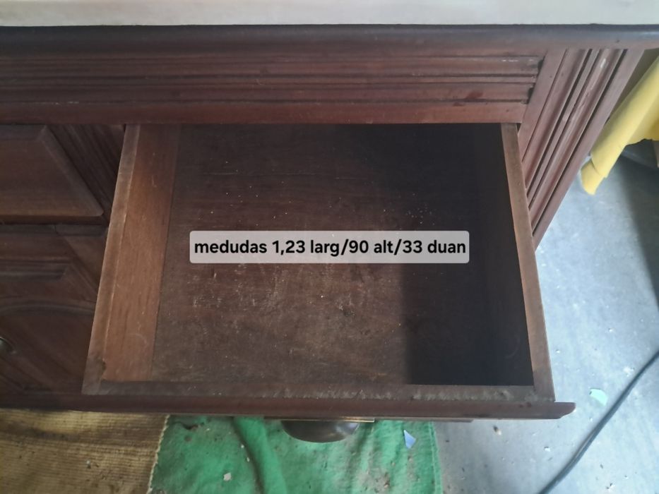 Móvel aparador com gavetas