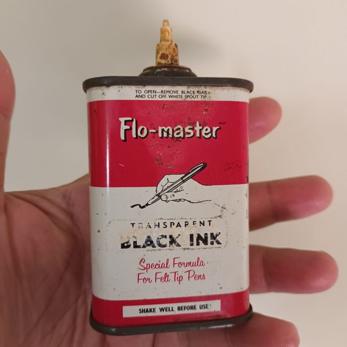 Rara lata vazia tinta para canetas