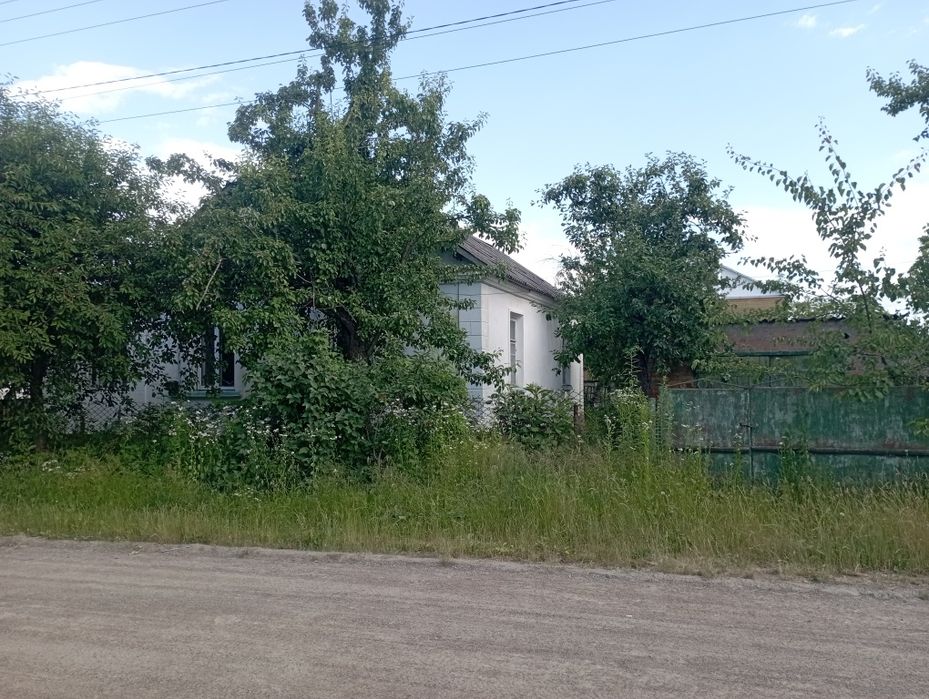 Будинок з  хоз. пристройками район ст.Коростень-Сади