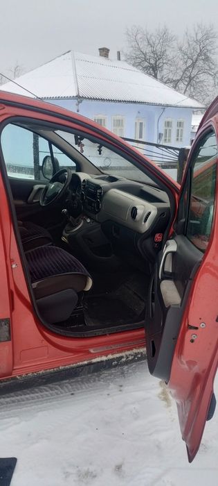 Продам Пежо- партнер 2008 р.в
1.6 бензин.ел.пакет.2 -зонний клімат--