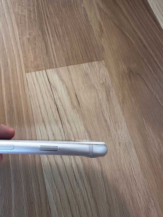 IPHONE 7, 8 gold