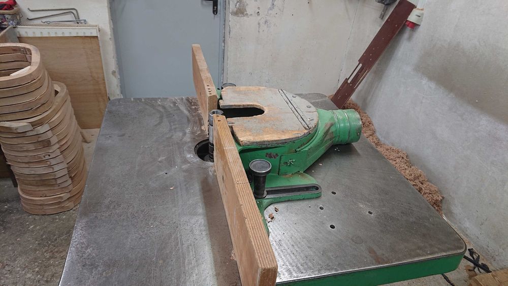 Frezarka dolnowrzecionowa: maszyna stolarska