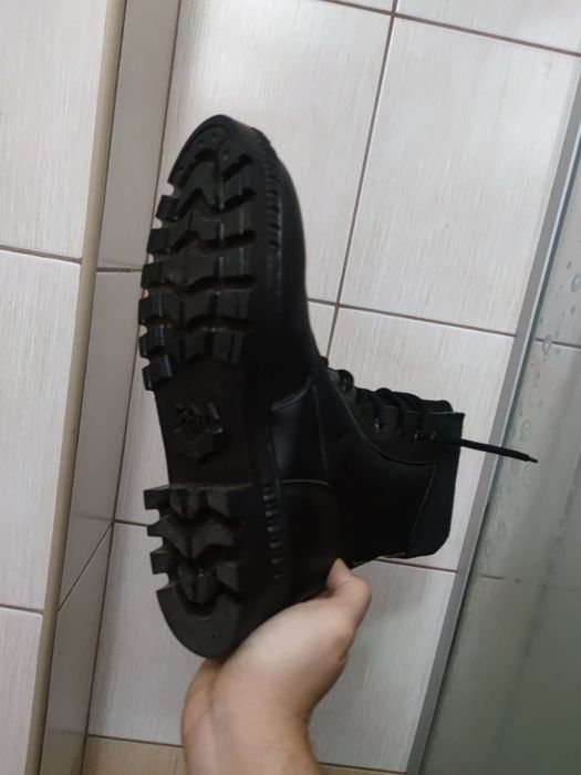 buty męskie 40 unisex eleganckie planowe emo goth skórzane czarne wizy