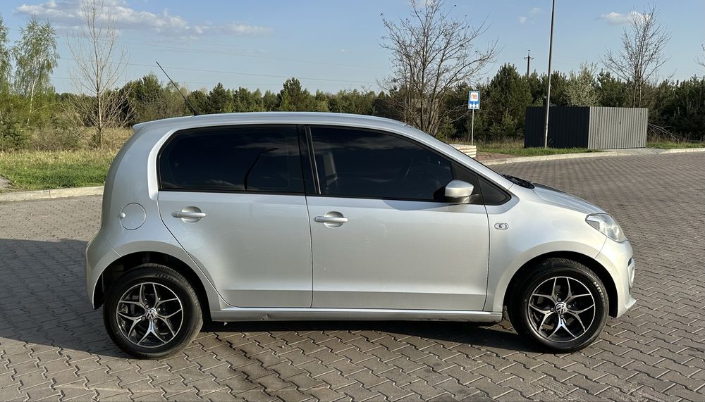 Volkswagen Up 2014 VIN WVWZZZAAZFD028153 фото оголошення 4 з 24