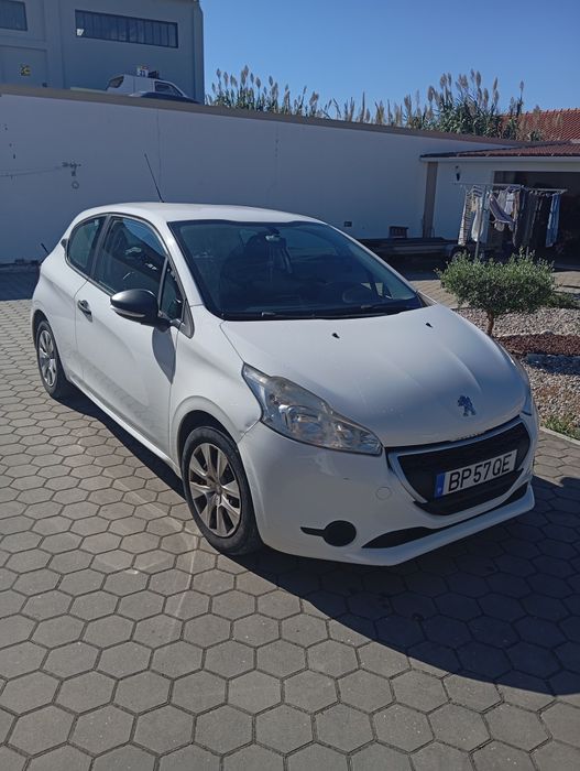 Peugeot 208 1.2 PureTech — photo 4