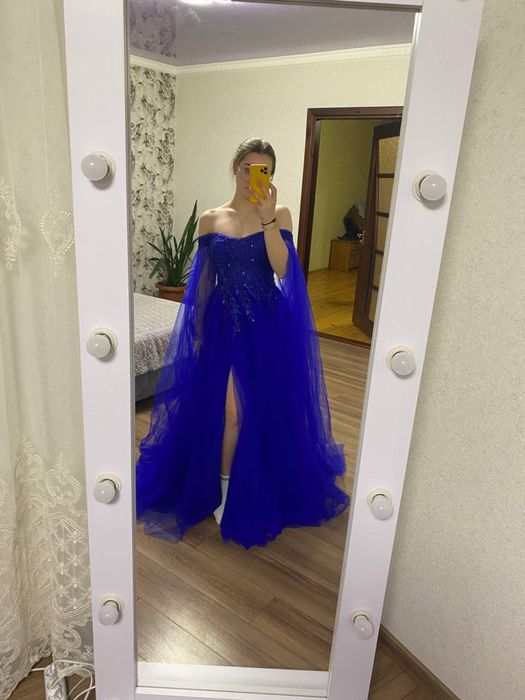 Випускна сукня в ідеальному стані