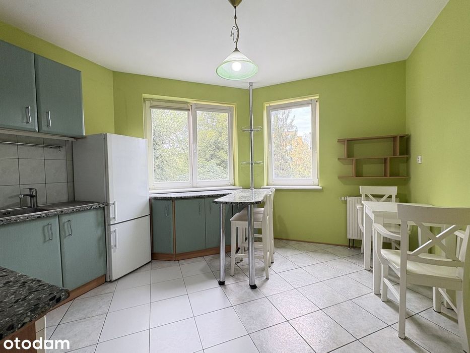 Przestronne 80,5 m² z 3 pokojami, odrębną kuchnią i balkonem