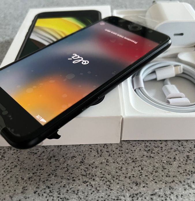 iPhone SE 2020 Black neverlock (Новий,не актвованний)
