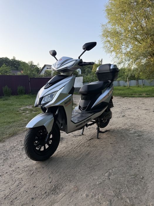 Електроскутер AeroX 1500w 72w21A Літій Залізо Фосфат