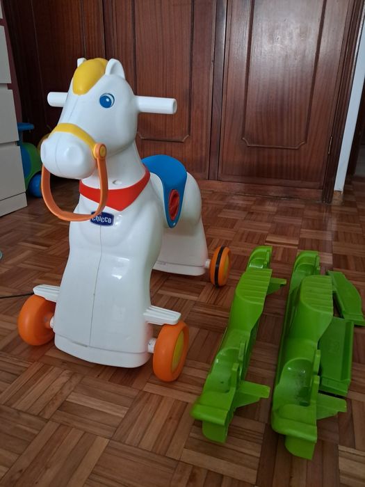 Cavalo baloiço da chicco em óptimo estado