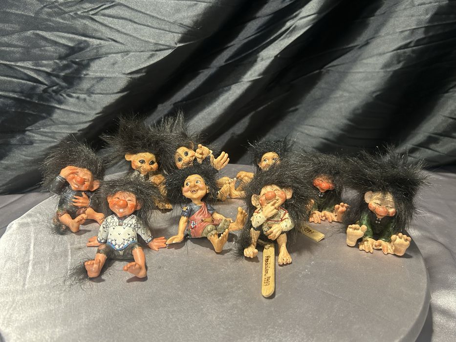 Zestaw 9 norweskich trolli – kolekcjonerskie figurki z charakterem