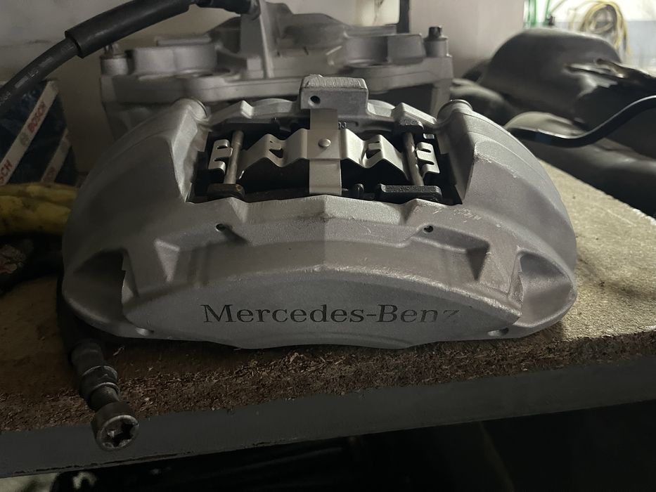 Супорта перед Mercedes W205 / W213 4 ПОРШНЕВІ Стан ідеал Б.у оригінал