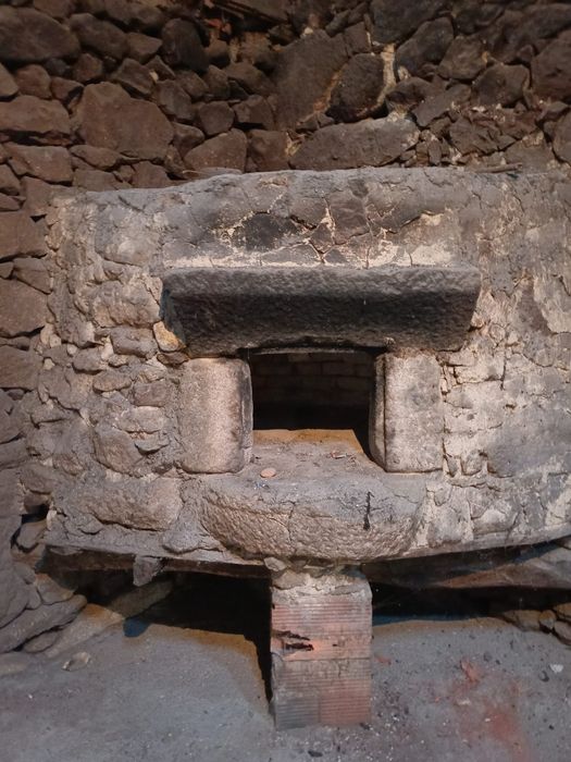 Pedras de forno centenário – Pedra antiga original em excelente estado