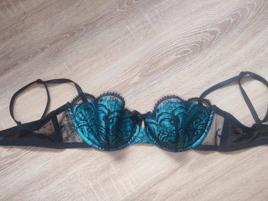 Biustonosz z koronką M&S