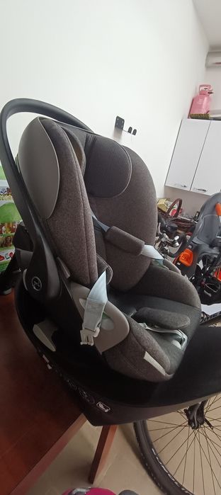 Fotelik samochodowy Cybex - komplet,  z bazą