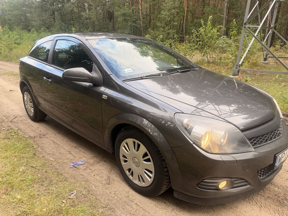 Opel sstra gtc, 2009rok
