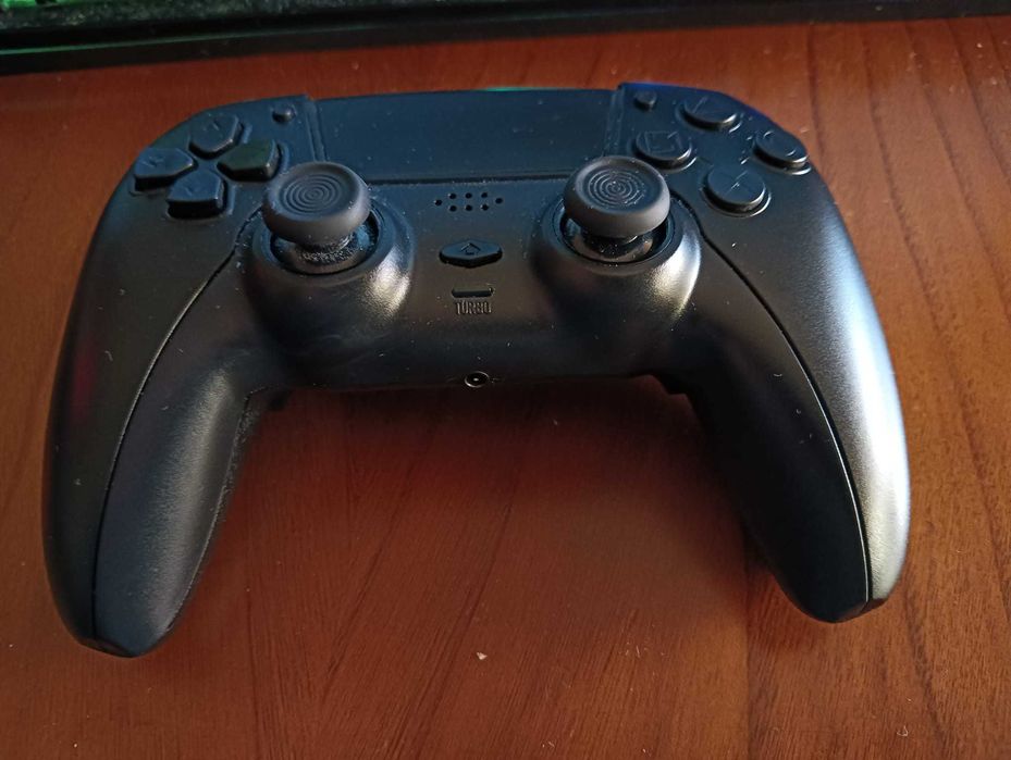 PlayStation 4 + 2 jogos