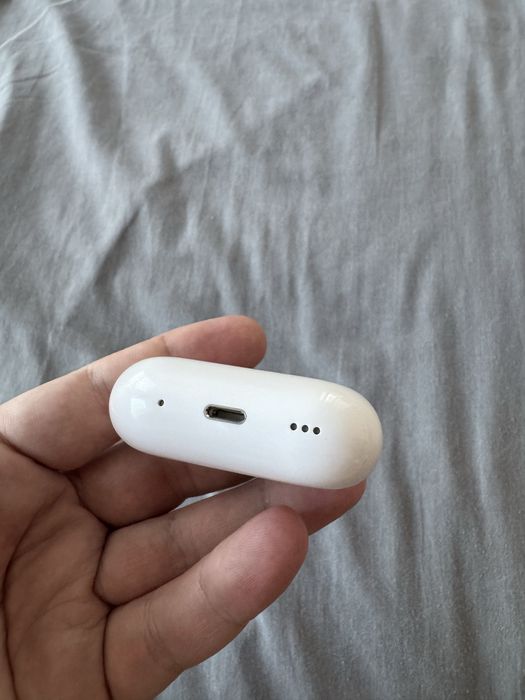 AirPods Pro 2 Кейс Lightning А2700
