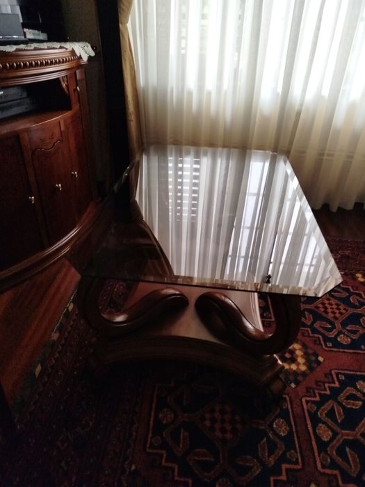 Mesa de sala de visitas