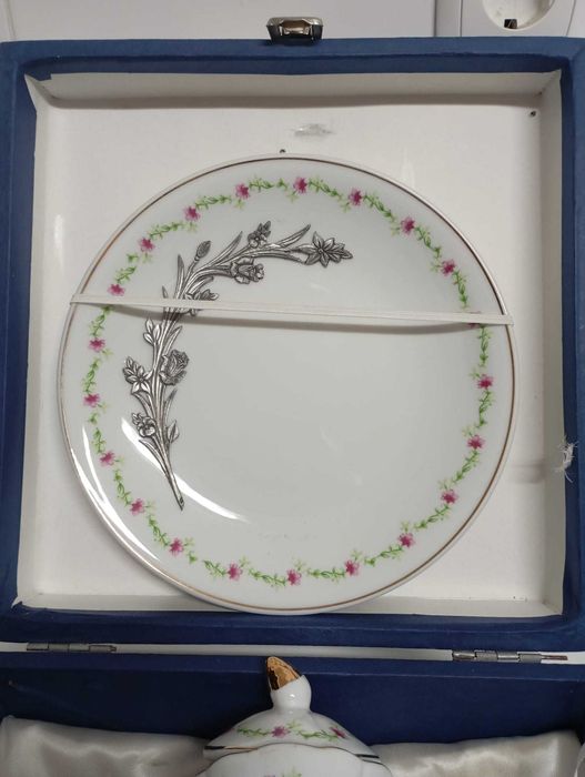 Conjunto Vista Alegre – Prato e Jarra Rosa