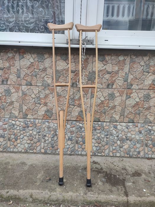 Инвалидные коляски, костыли, ходунки