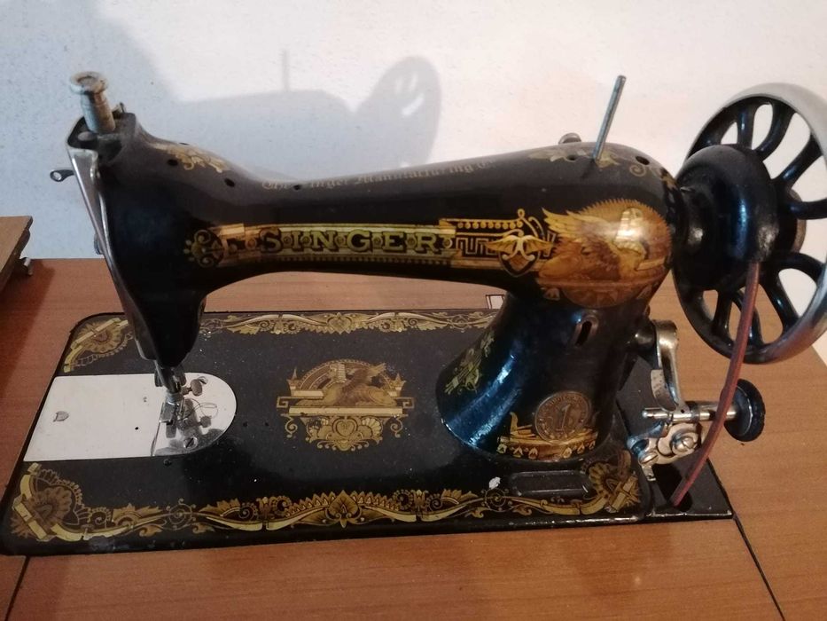 Máquina costura Singer antiga