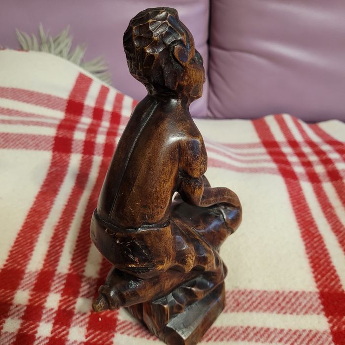 Drewniana rzeźba 21 cm.