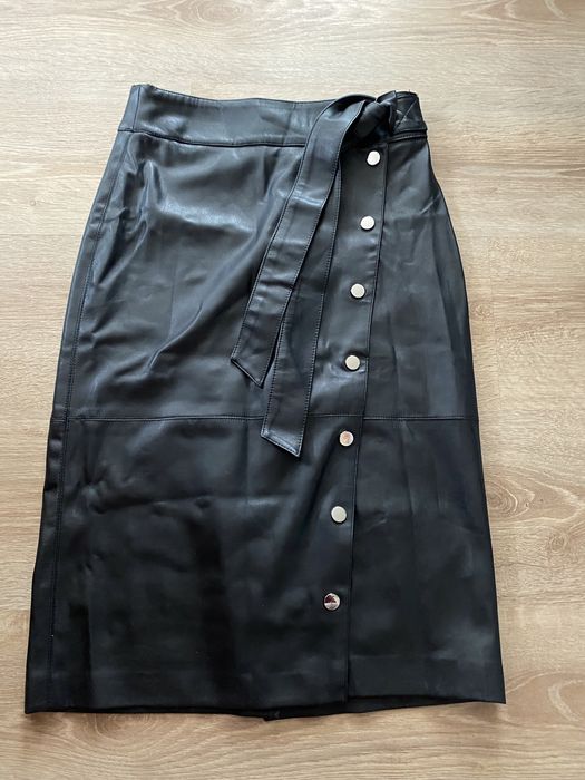 Жіноча шкіряна спідниця