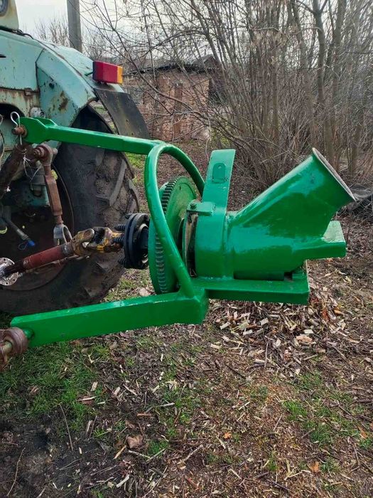 Шнековий подрібнювачі гілок
