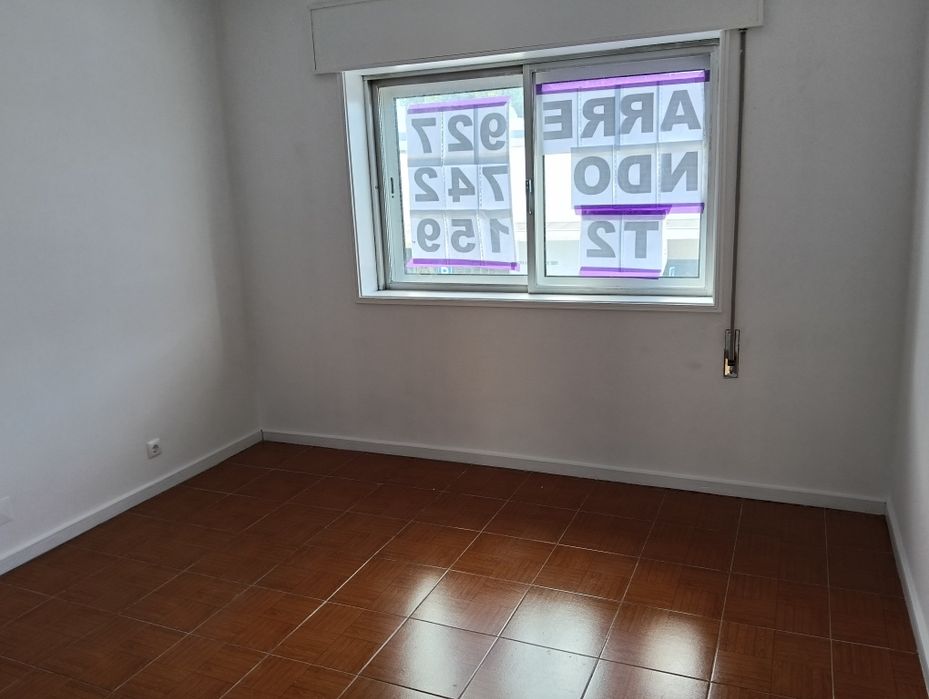 Arrendo T2 excelente localização e como novo