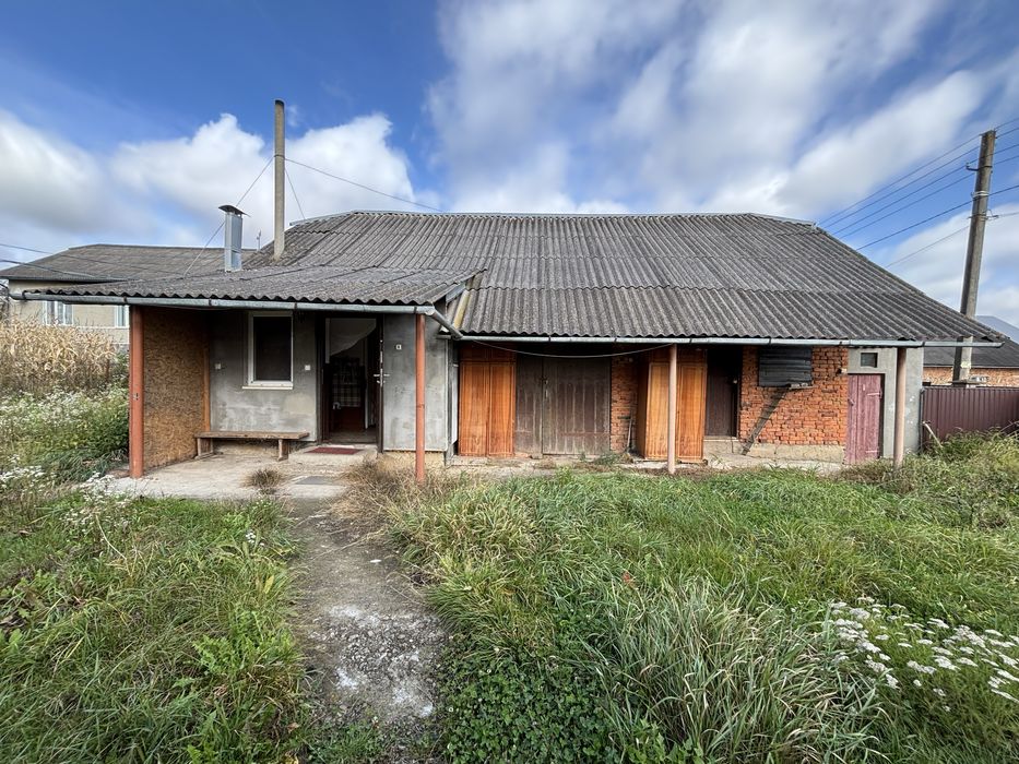 Продаж Будинок 75м². Ділянка 9 сот. Узин. Світло. Газ. Криниця. Центр