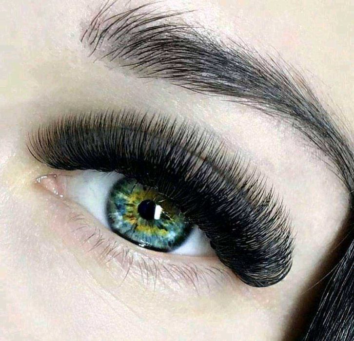 Об'ємне нарощування вій