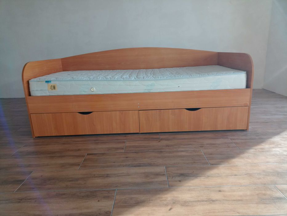 Дитяче ліжко з матрацом