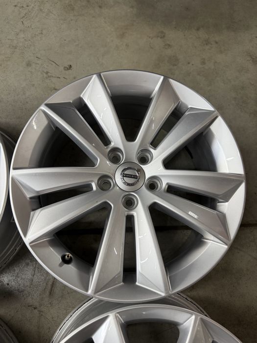 Felgi aluminiowe 5x108x17 7J ET40.5 VOLVO FORD